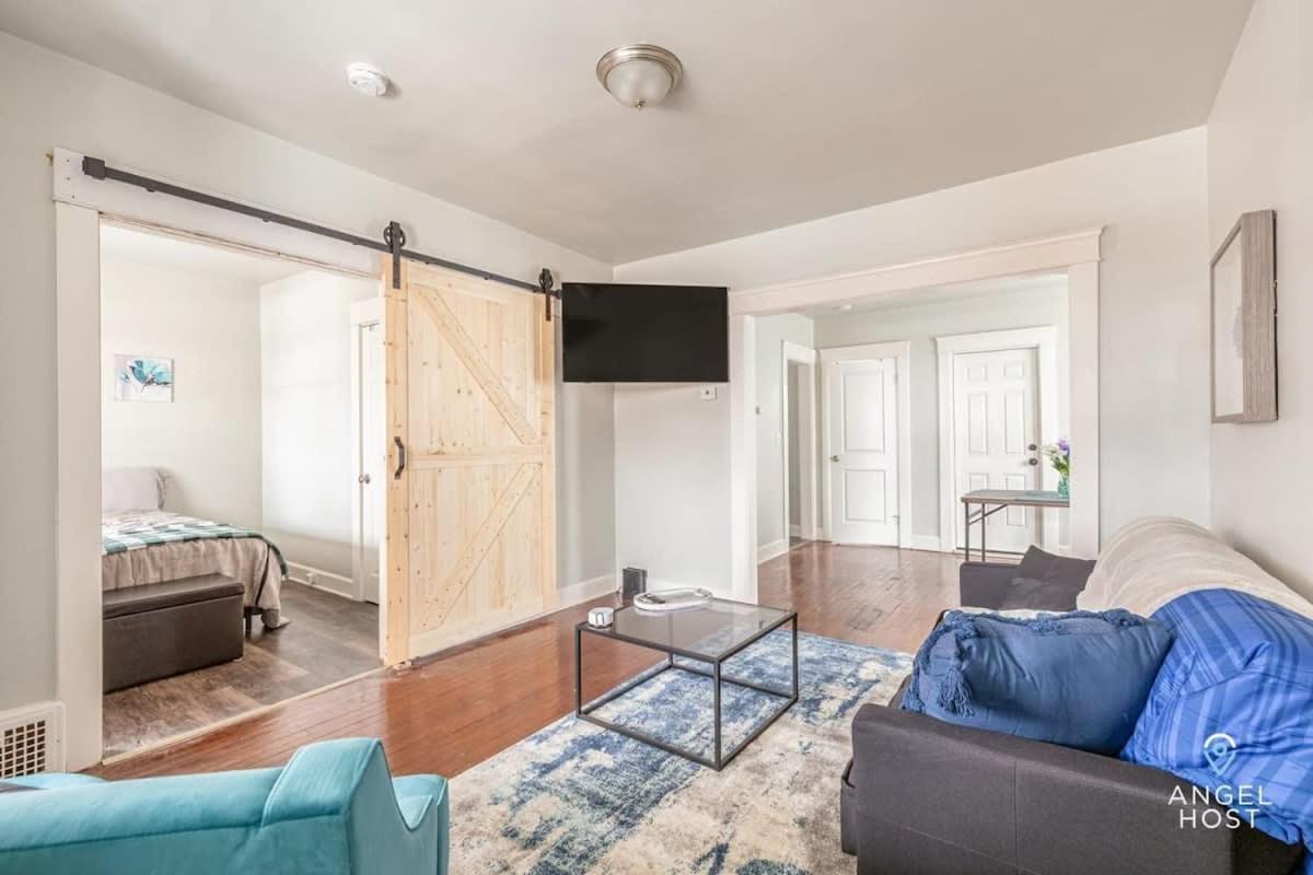 Newly Remodeled Apt, South Hills Old Brooklyn Area Кливленд Экстерьер фото