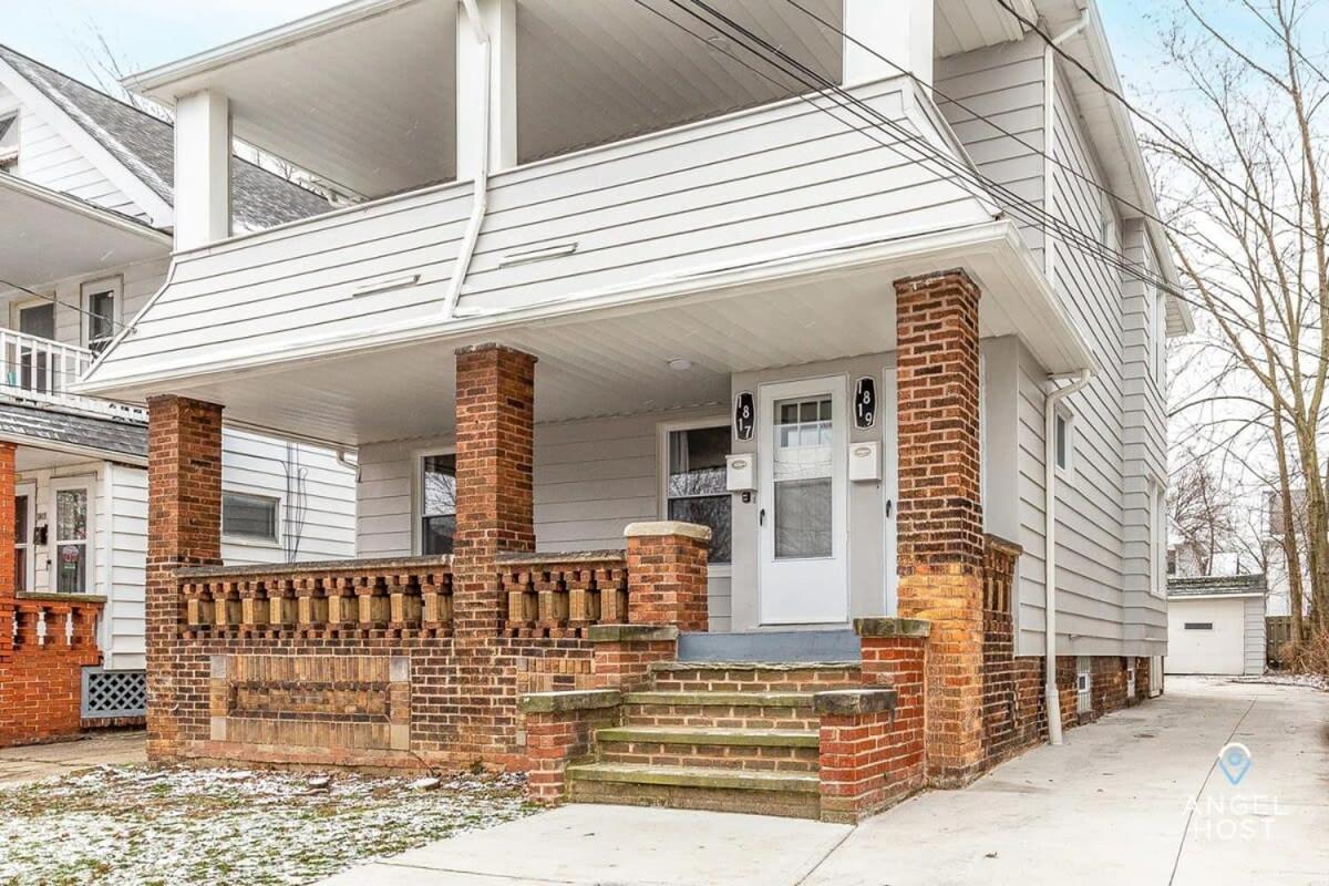 Newly Remodeled Apt, South Hills Old Brooklyn Area Кливленд Экстерьер фото